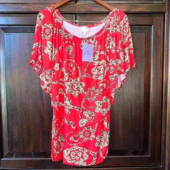 Hot in Hollywood Dresses & Skirts - NWT!!! Hot in Hollywood Woman’s Dress, Gold & Red, Size S